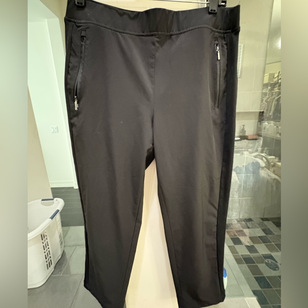 Chico’s Black ankle athletic pant size 6 EUC